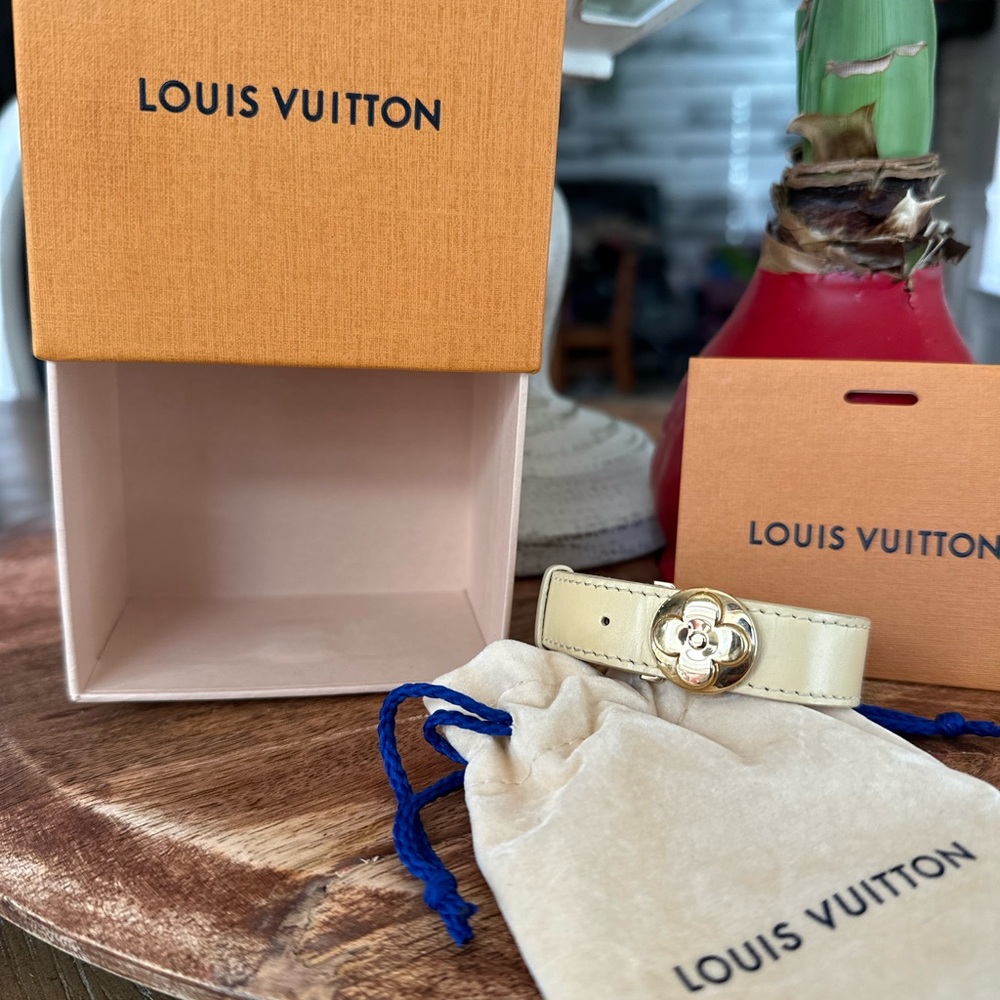 Louis Vuitton Cream leather Bracelet FULL Inclusion - Picture 3 of 16